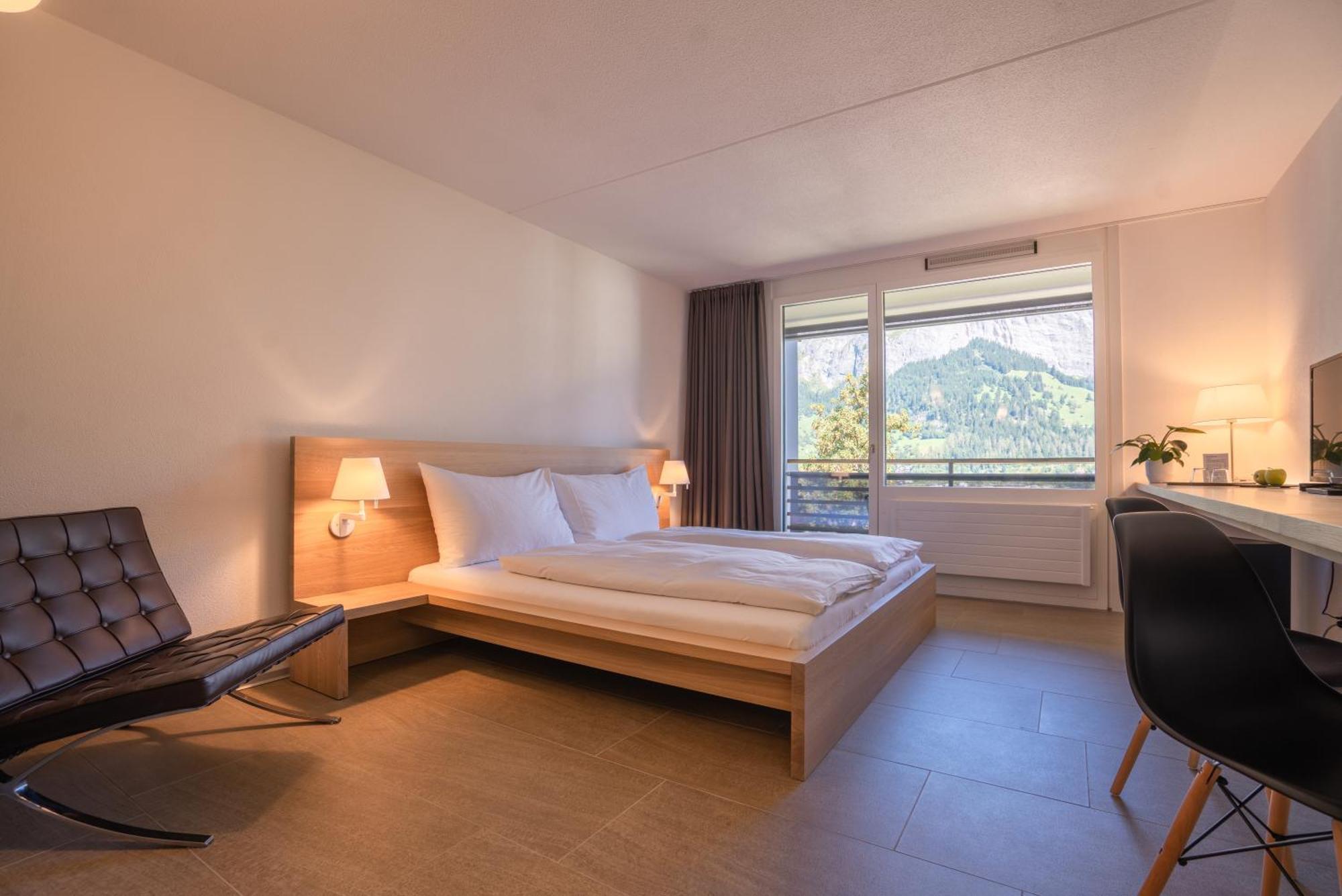 פלימס Hotel Des Alpes מראה חיצוני תמונה